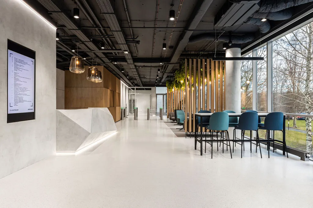 Vchod do moderního lobby